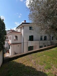 Villa in vendita a Caserta Tuoro