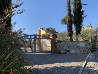 Villa in vendita a Frosinone Maniano