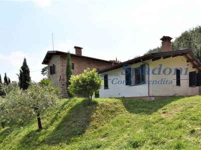 Villa in vendita a Massa e Cozzile Pistoia