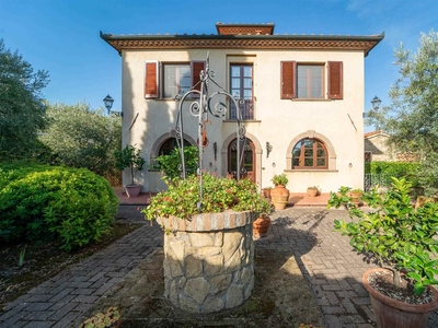 Villa in vendita a Montescudaio Pisa