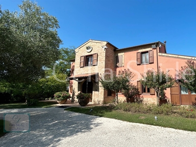 Villa in vendita a Potenza Picena Macerata