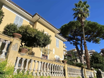 Villa in vendita a Rapallo Genova