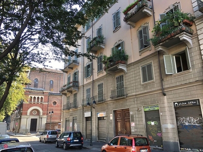 Appartamento in Vendita in Corso GIULIO CESARE 10 a Torino