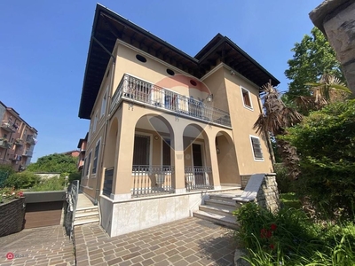 Appartamento in Vendita in Via Giovanni Pascoli a Brescia