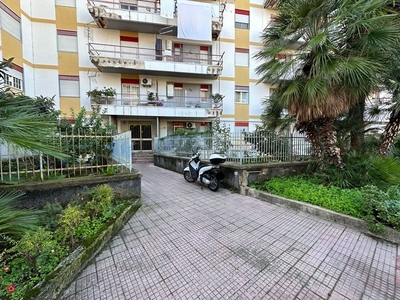 Appartamento in Vendita in Via Giuseppe Pianell 11 a Palermo