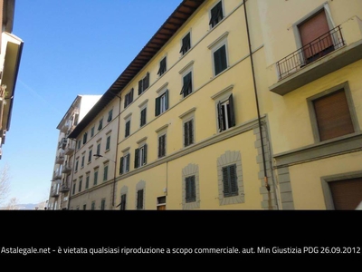 Appartamento in Via Ponte All'Asse 28 in zona Porta a Prato, San Iacopino, Statuto, Fortezza a Firenze