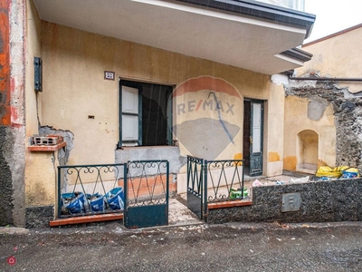 Casa Bi/Trifamiliare in Vendita in Via Cavour 55 a Trecastagni
