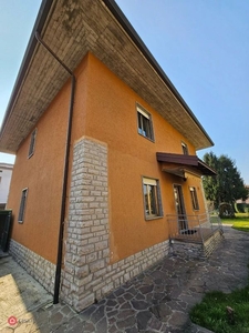 Casa Bi/Trifamiliare in Vendita in Via Donizetti a Almè