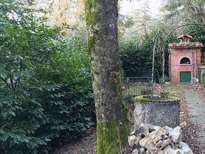 Casa indipendente con giardino a Sesto Fiorentino