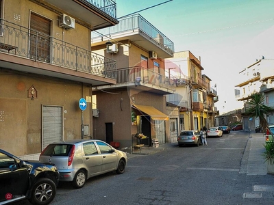 Casa indipendente in Vendita in Via Don Giovanni Bosco 35 a Biancavilla
