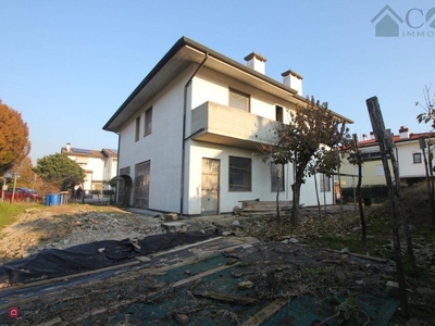 Casa indipendente in Vendita in Via Francesco Crispi a Costabissara