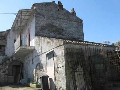 Casa semi indipendente in Via Fusco a Castel Campagnano