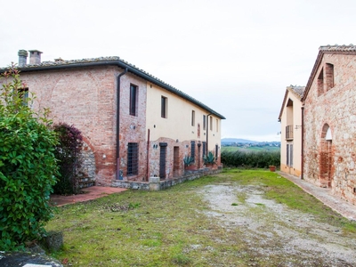 Rustico con giardino, Monteroni d'Arbia ville di corsano