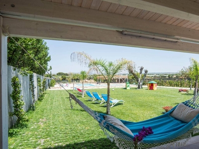 Casa a Scicli con piscina, barbecue e giardino