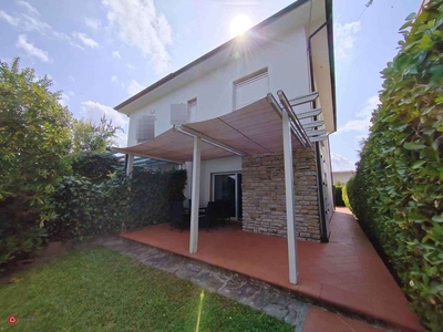 Villa in Vendita in Via Vanzetti a Forte dei Marmi