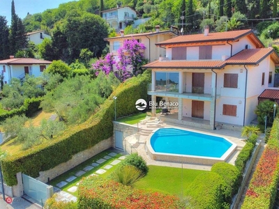 Villa in Vendita in Via Caronte a Toscolano-Maderno