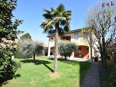 Villa in Vendita in Via Giuseppe Verdi 141 a Corbetta