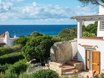 Villa in Vendita in Via Orsa Maggiore a Santa Teresa Gallura