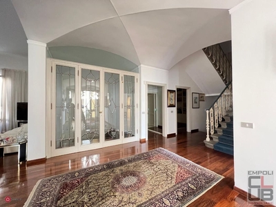 Villa in Vendita in Viale Bruno Buozzi 140 a Empoli