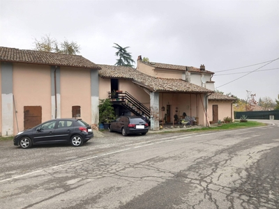Rustico casale in vendita a San Giorgio Piacentino Piacenza