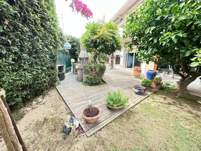 Appartamento con giardino in via p. ratti 54d, Ameglia