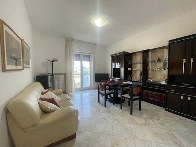 Appartamento di 3 vani /100 mq a Bari - San Pasquale alta