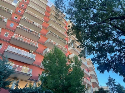 Appartamento di 5 vani /140 mq a Bari - Poggiofranco