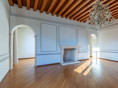 Appartamento di lusso di 330 m² in vendita Vicenza, Italia