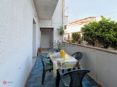 Appartamento in Affitto in Via larunchi a Giardini-Naxos
