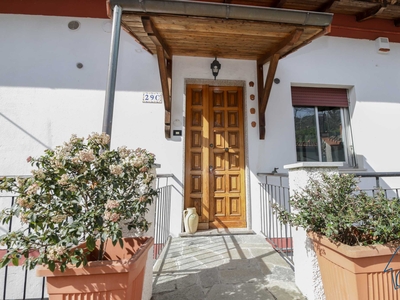 Appartamento in Vendita a Genova Via Pietro Dellepiane