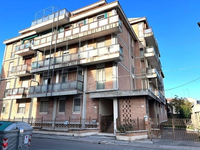 Appartamento in Vendita in Via Leonello Poletti a Ferrara