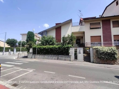 Appartamento in Via Montalese 158 in zona Galceti a Prato