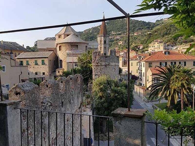 Appartamento nel borgo medievale di Finale Ligure