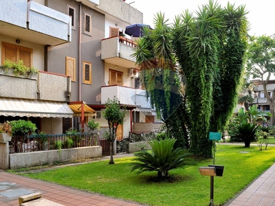 Bilocale in Via Spiaggia, Mascali, 1 bagno, giardino in comune, 53 m²