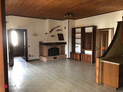 Casa Bi/Trifamiliare in Vendita in Ghisleri a Piacenza