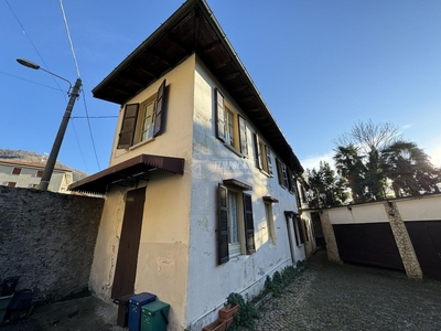 Casa indipendente in vendita a Maccagno con Pino e Veddasca