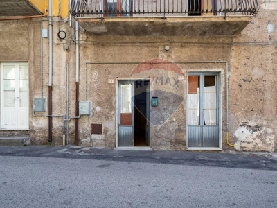 Casa indipendente in vendita a Santa Maria Di Licodia