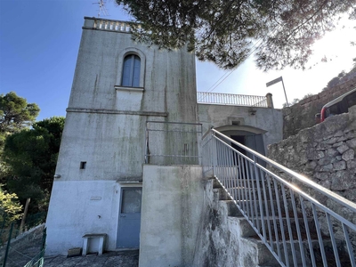 Casa singola da ristrutturare in zona Laureto a Fasano