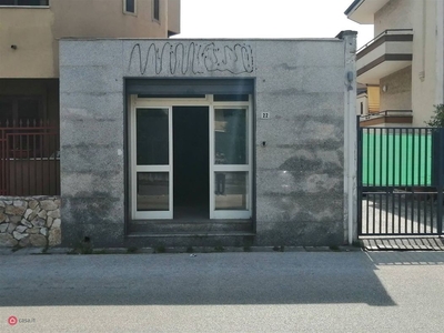 Negozio/Locale commerciale in Affitto in a San Prisco