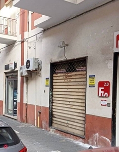 Negozio/Locale commerciale in Affitto in Via Amendola Giovanni Battista 75 a Salerno