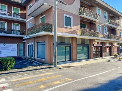Negozio/Locale commerciale in Affitto in Via Camillo Benso Conte di Cavour 101 a Brescia
