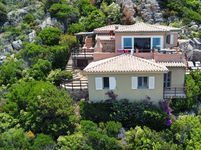 Prestigiosa villa di 130 mq in vendita, Costa Paradiso, Sardegna