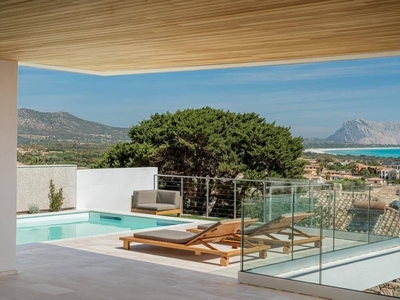 Prestigiosa villa di 300 mq in affitto Via Omodeo, San Teodoro, Sardegna