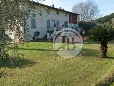 Prestigiosa villa di 900 mq in vendita, Capannori, Toscana