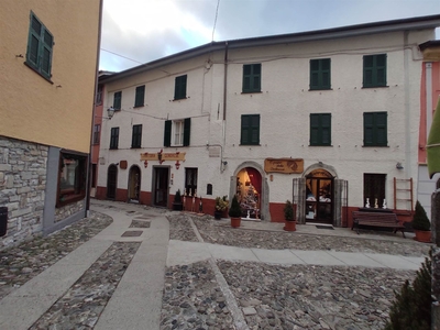 Quadrilocale in Piazza del Mercato 10 a Santo Stefano D'Aveto