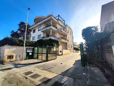 Quadrilocale in Via Materdomini 40, Brindisi, 2 bagni, garage, 122 m²