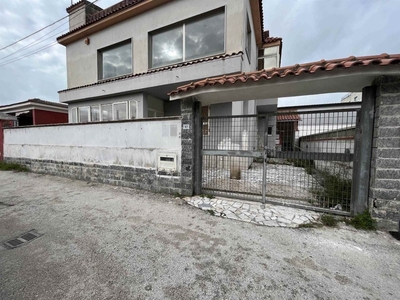 Villa a Castel Volturno, 11 locali, 3 bagni, giardino privato, 180 m²