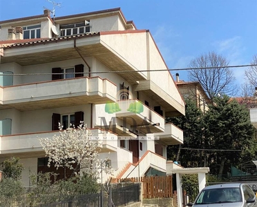 Villa a schiera in Via Aldo Moro a Torano Nuovo