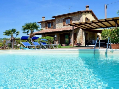 Villa Chiara, villa privata con piscina