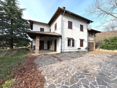 Villa in vendita a Morfasso